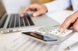 Πως θα υπολογίσετε τις νέες εισφορές σε αγρότες, επαγγελματίες και επιστήμονες