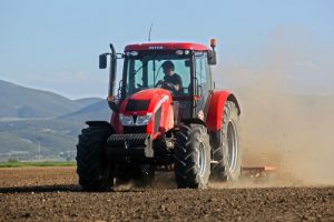 Για 15 χρόνια η άδεια οδήγησης τρακτέρ – Δεν θα ισχύει όταν αφαιρείται το δίπλωμα Ι.Χ.