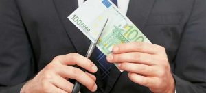 Κι άλλο «ψαλίδι» στο «τσεκ» του 2014, αποφάσισε η Κομισιόν